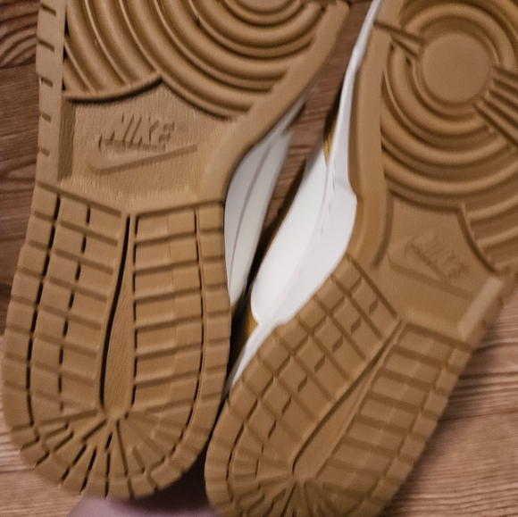 Nike Dunk Low Retro Shoes size 9.5 Pale Ivory / Wheat New - Picture 6 of 10